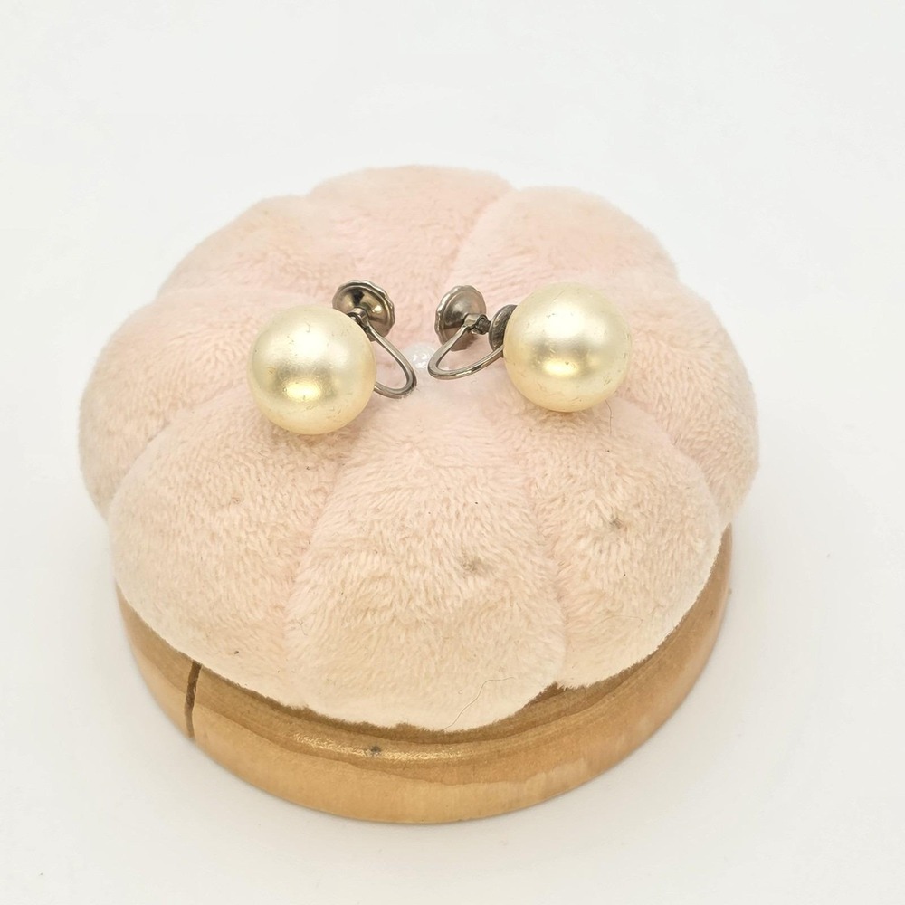 Vintage RICHILIEU Earrings Faux Pearl Screwback Signed White FREE‎ $HIPPING!!